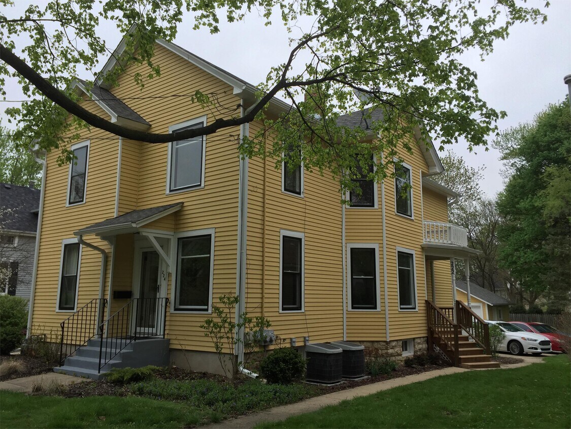 222 N Lincoln St, Batavia, IL 60510 House Rental in Batavia, IL