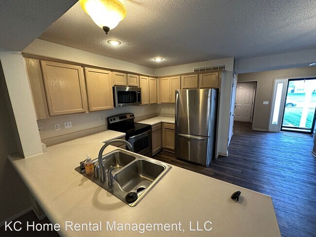 Foto del edificio - 3 br, 2.5 bath House - 8027 N. Lawn Ave.