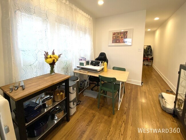 Foto del edificio - 4547 N Albany-1