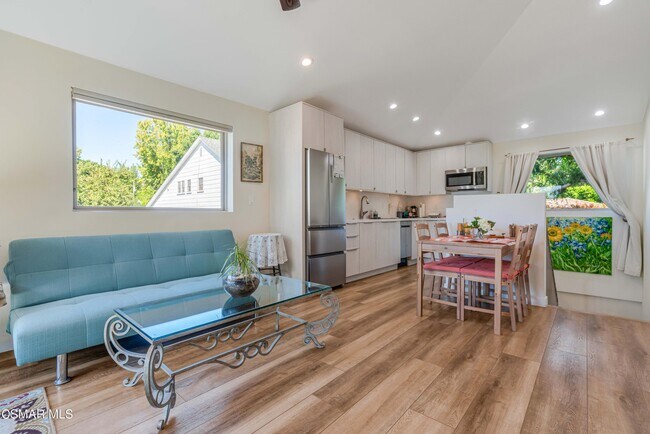 Foto del edificio - 116 S Glenroy Ave