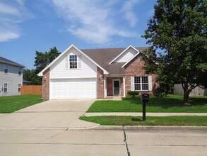 Building Photo - 4008 Meadow View Dr