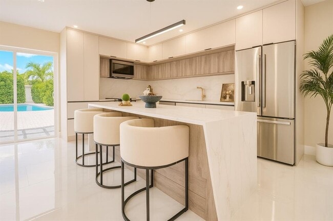 Building Photo - 1399 NE 38th St