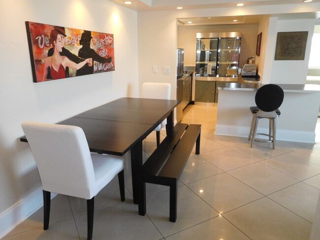 Dining area off of kitchen - 112 S Federal Hwy