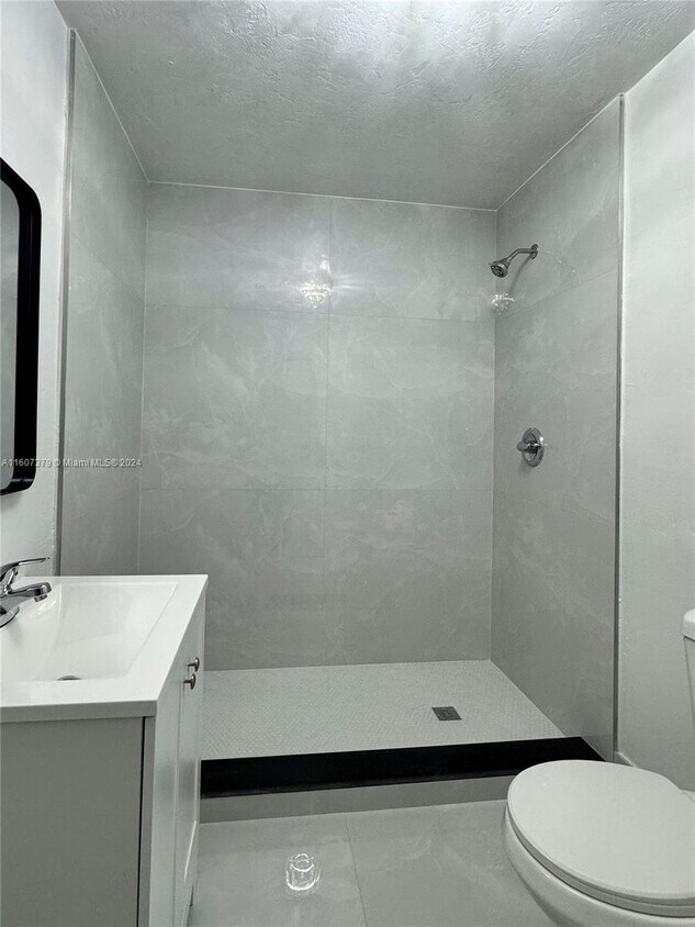 Foto del edificio - 241 NE 26th St