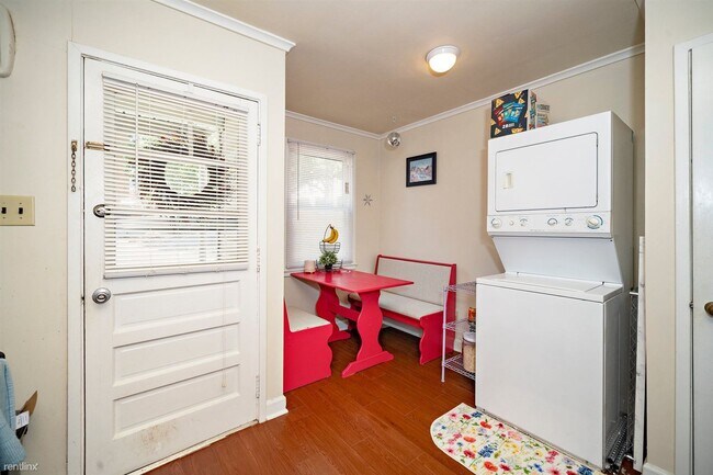Building Photo - 1 br, 1 bath House - 623 Daniels St Apt B