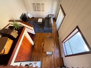 Building Photo - 402 W Dayton St