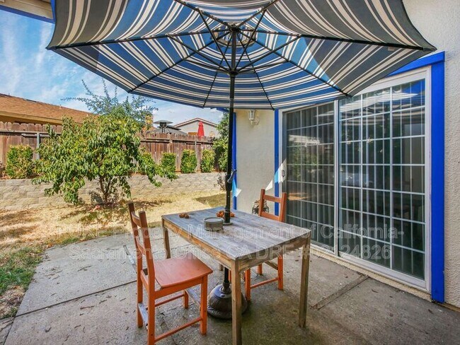 Foto del edificio - 3308 Chiswell Way