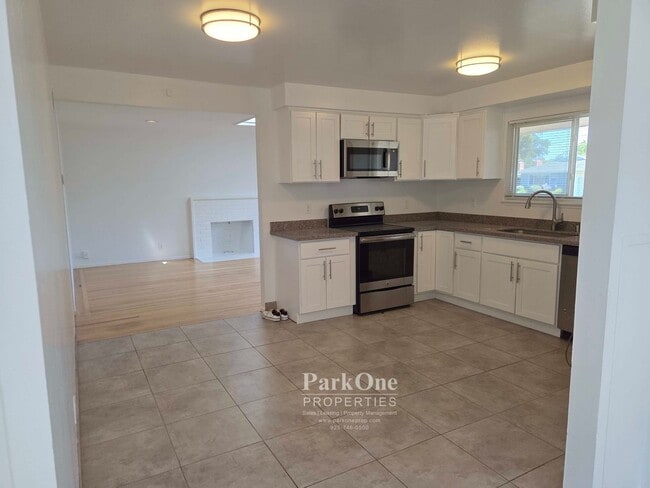 Foto del edificio - Single story home near Walnut Creek border.