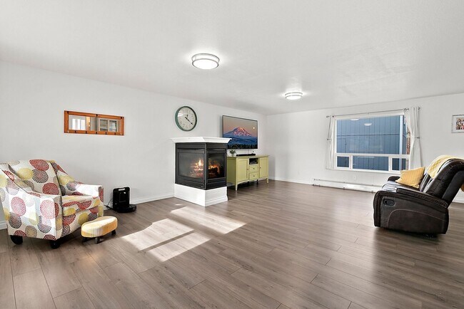 Foto del edificio - Spacious 6BR House in Orting