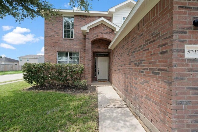 Building Photo - 5703 Park Village Dr