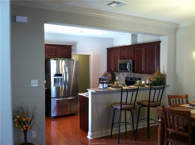 Building Photo - 1437 Buena Vista Dr