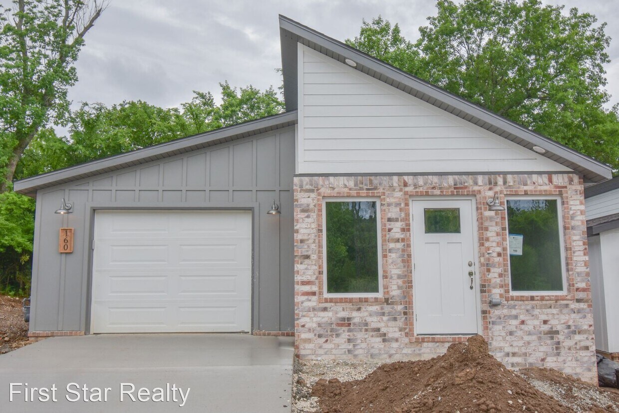 Foto principal - 2 br, 2 bath House - 160 S Woodsprings Drive