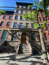 Building Photo - 264 9th St