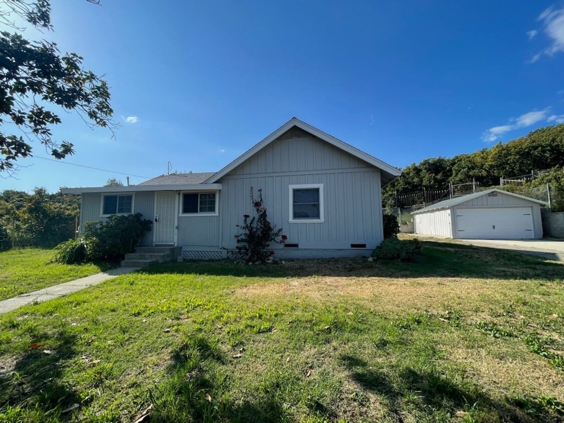 Primary Photo - Quiet Fillmore Living