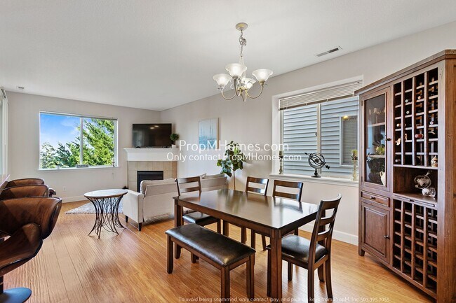 Foto del edificio - Four Bedroom Home with Amazing Views in Bull Mountain!
