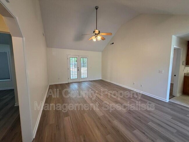 Foto del edificio - 3690 Oleander Dr