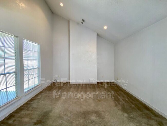 Building Photo - 14525 Clovelly Wood