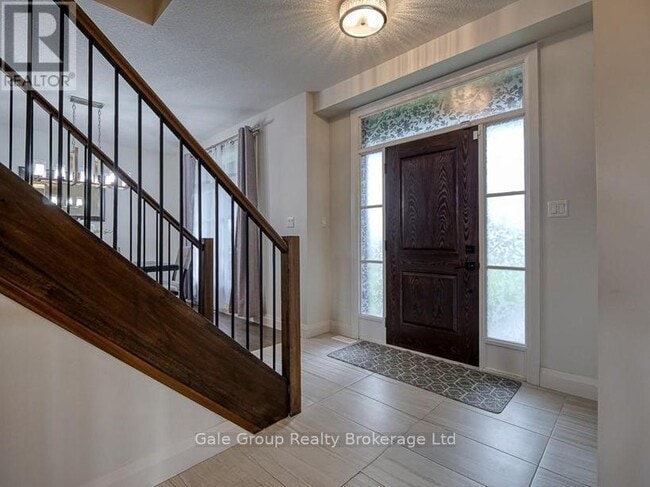 Building Photo - 95 Thames Springs Cres