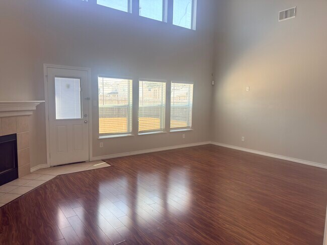 Foto del edificio - 17811 Oakridge Canyon Ln