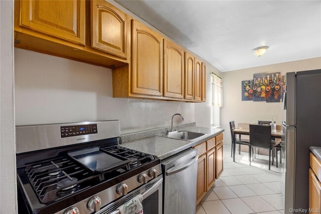 Foto del edificio - 255 Bronx River Rd