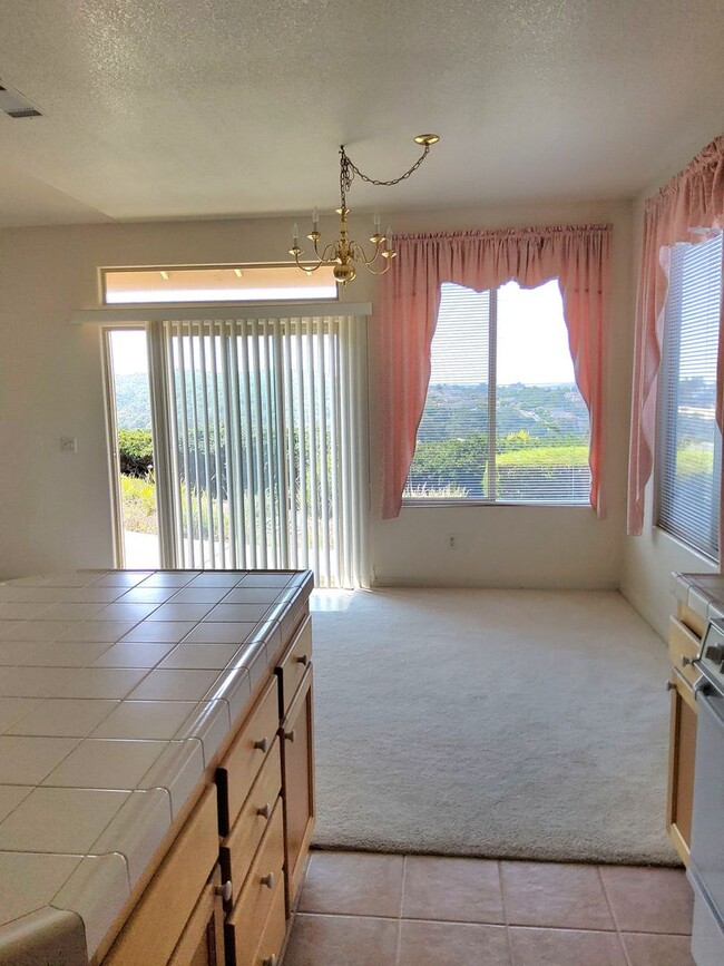 Building Photo - Beautiful house in great neighborhood with...