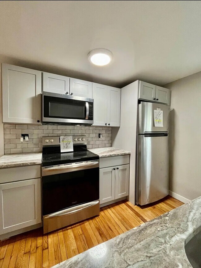 35 Dana St Unit 3, West Haven, CT 06516 Apartments in West Haven, CT