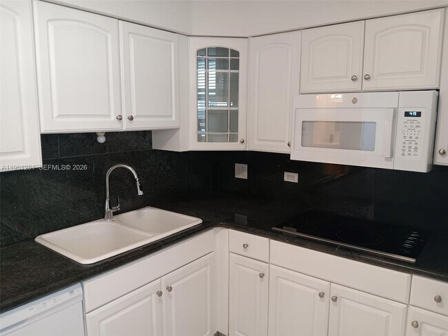 Building Photo - 3703 NE 166th St