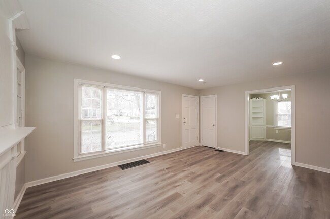 Building Photo - 2426 E Northgate St