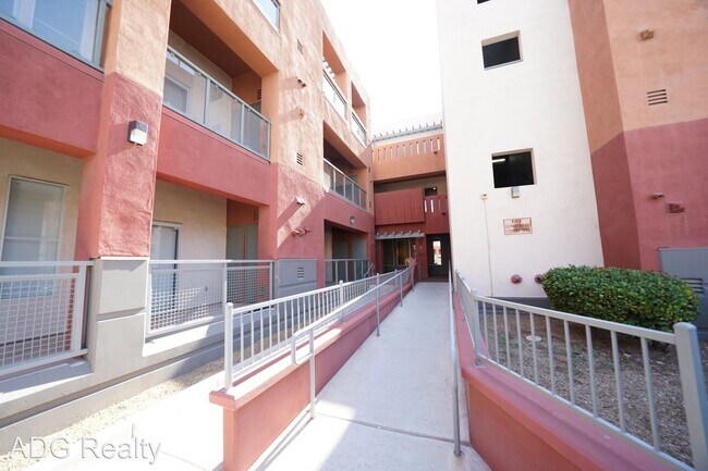 Building Photo - 1 br, 1 bath House - 75 E Agate Ave #301 B...