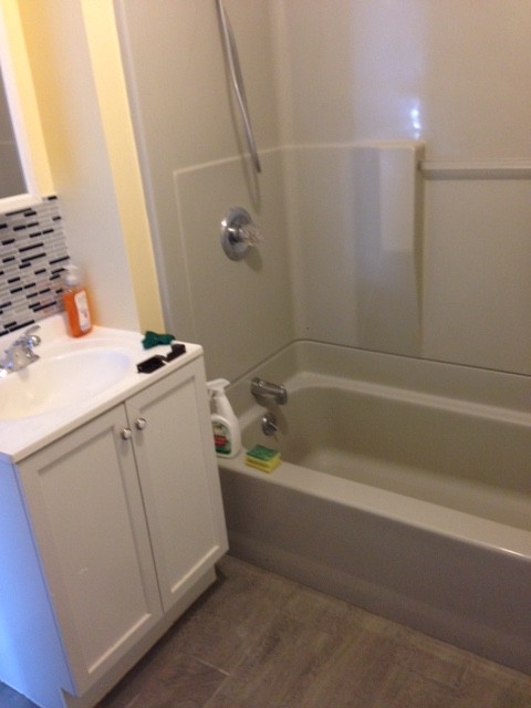 Bathroom - 512 Main St