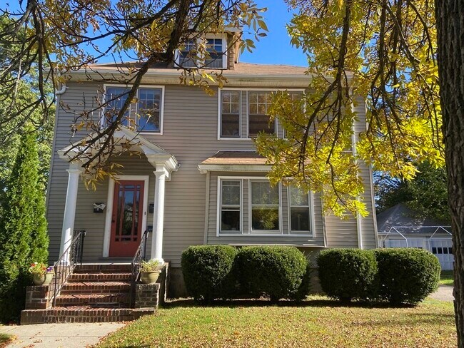 Foto del edificio - 117 Russett Rd
