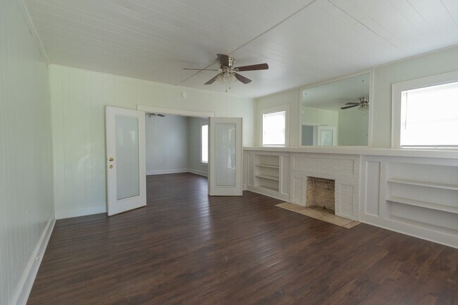 Building Photo - 2913 Homan Ave