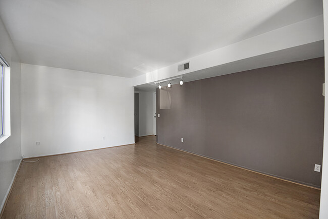 Building Photo - 5900 Murietta Ave