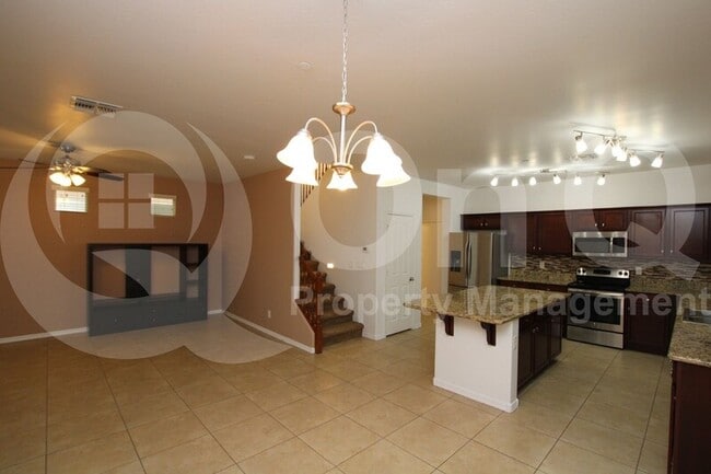 Building Photo - 9218 W Meadow Dr