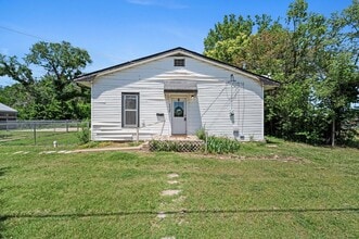 Building Photo - 2908 W 9th St N