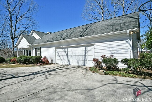 Building Photo - 127 Shannon Lake Cir