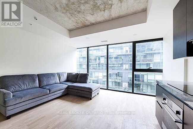 Photo du bâtiment - 38 Stewart St