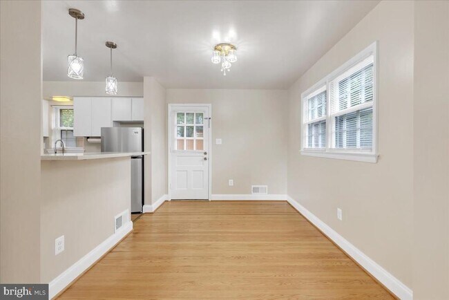 Foto del edificio - 664 S Greenbrier St