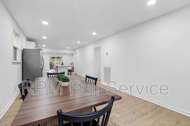 Foto del edificio - 1025 42nd Ave N