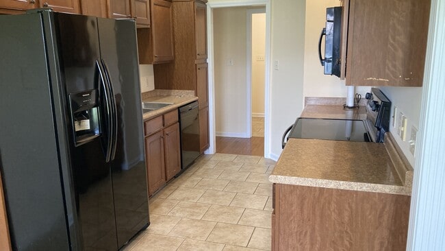 Building Photo - 3723 Woodbridge Ln