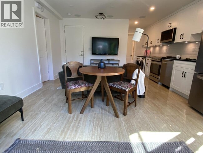 Building Photo - 7986 Rosewood St