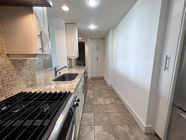 Foto del edificio - 4611 Travis St