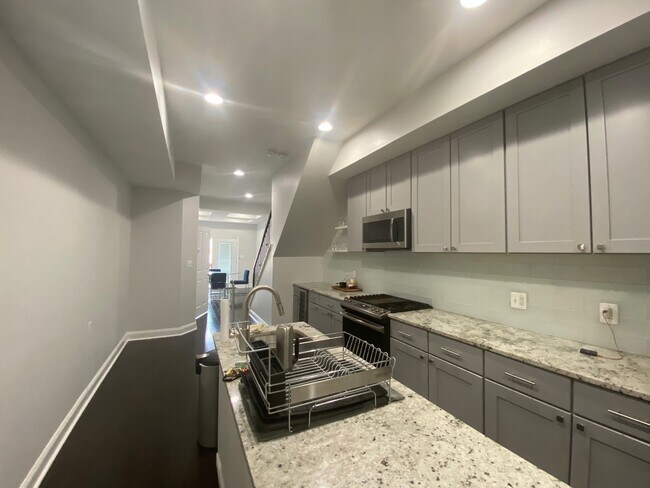 Foto del edificio - 1147 Washington Blvd
