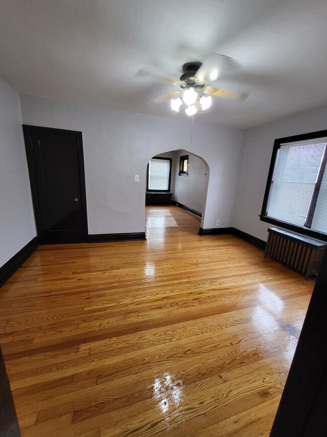Building Photo - 5071 Pernod Ave
