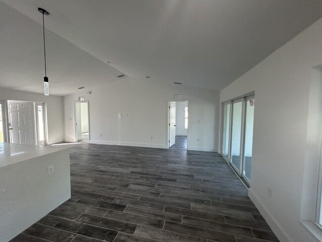 Building Photo - 1801 NW 13th Terrace