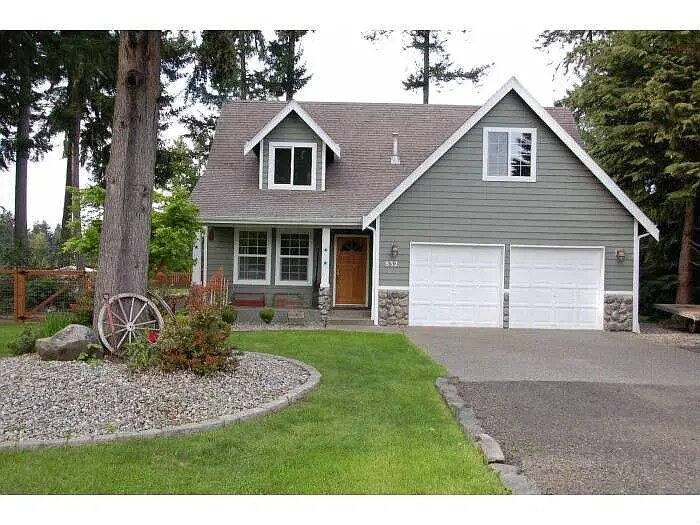 Primary Photo - 832 34th Ave NW