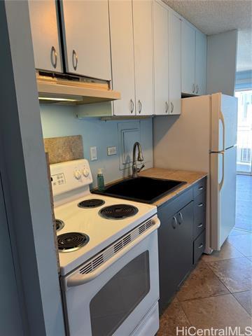 Building Photo - 710 Lunalilo St