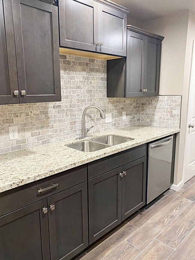 Building Photo - 9255 J Hood, Beaumont, TX 77707