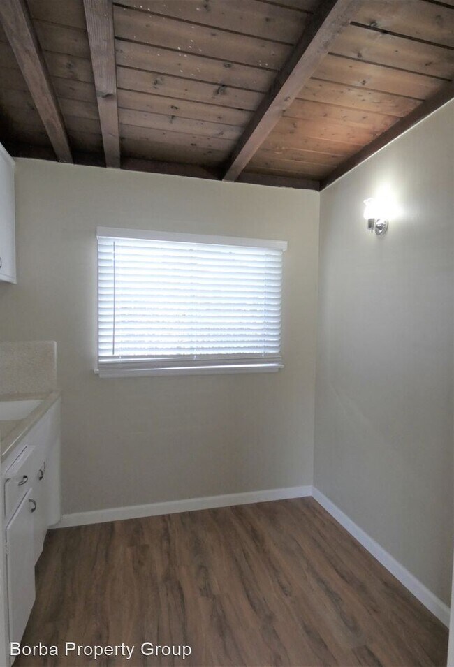 Building Photo - 356 E South St