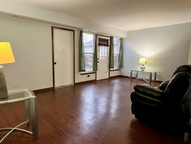 Building Photo - 2611 E Martha Pl